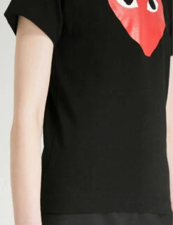 Comme Des Garçons Play Middle Heart-print Cotton-jersey T-shirt 15 Comme Des Garçons Play Middle Heart-print Cotton-jersey T-shirt -VogueVibe Store 143 2000022 P1T111 BLACK ALT05