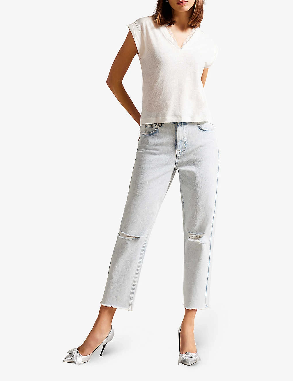 Ted Baker Effiy Lace-trimmed V-neck Linen And Cotton-blend T-shirt 4 Ted Baker Effiy Lace-trimmed V-neck Linen And Cotton-blend T-shirt - Image 2